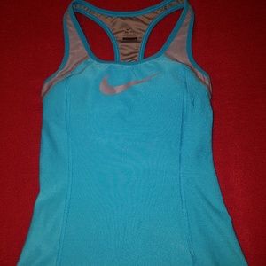 Nike dri-fit Tank top w/built in bra xs